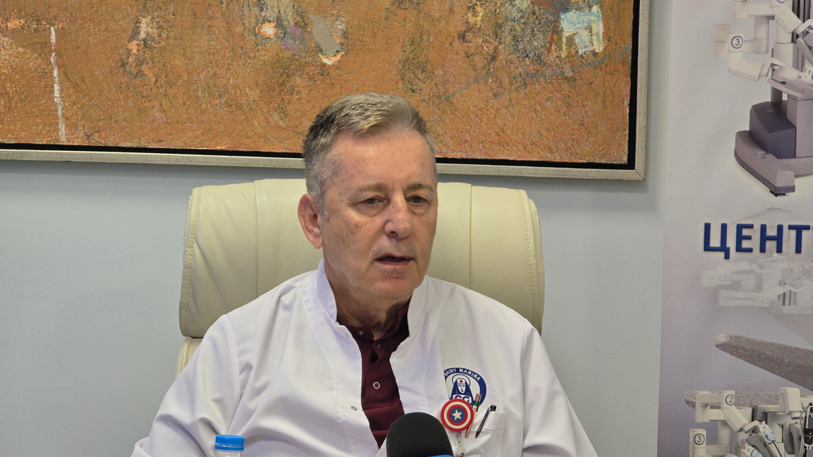 Роботизираната хирургична система Da Vinci от пето поколение представи акад. д-р Григор Горчев