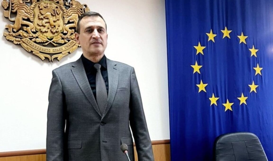Искат свалянето на председателя на ОбС в Пазарджик