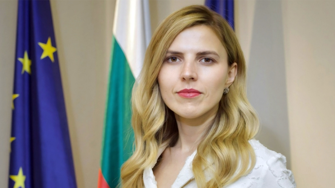 Министр иностранных дел Велислава Петрова-Чамова