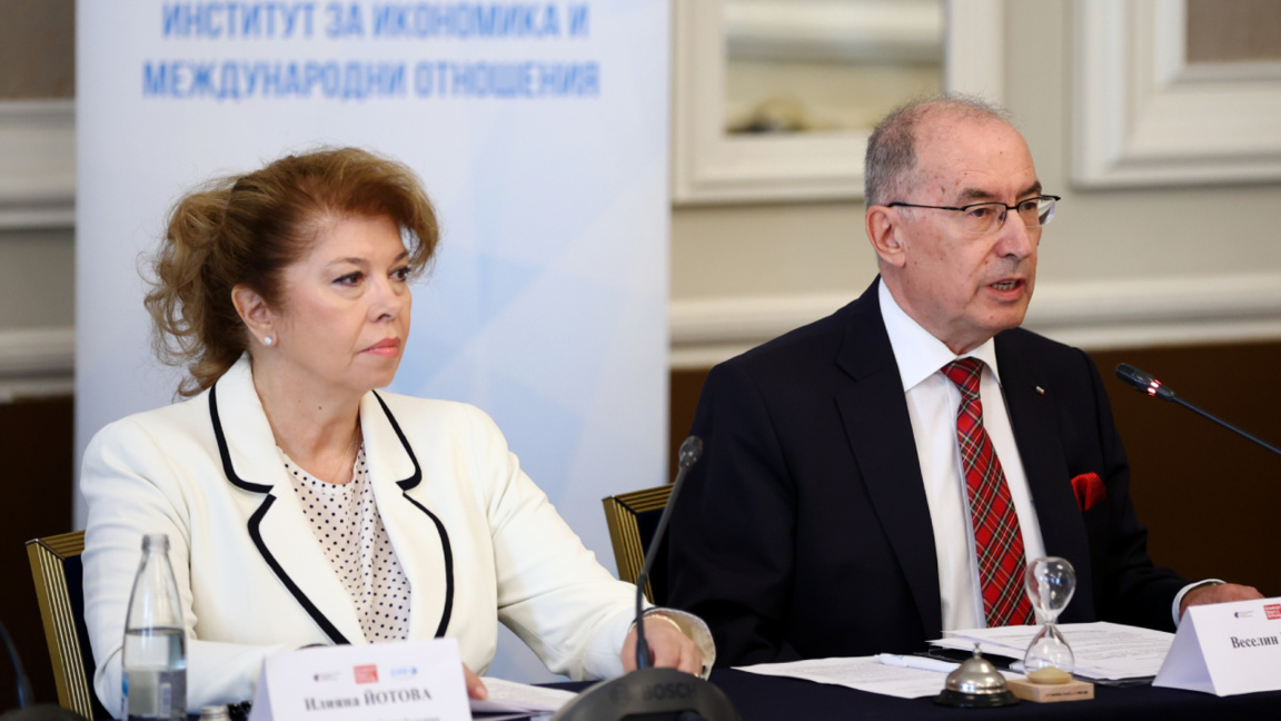 Iotova se pronunță împotriva viziunii asupra Mării Negre ca zonă militarizată