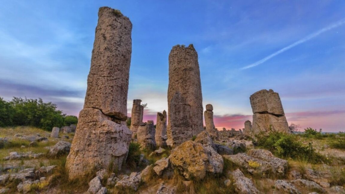 El místico desierto búlgaro "El Bosque Petrificado" está rodeado de misterios