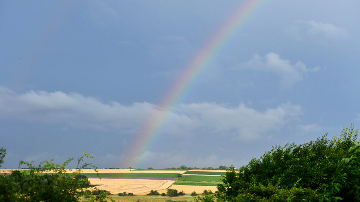 August begins with warmer weather and rain showers in the mountainous areas
