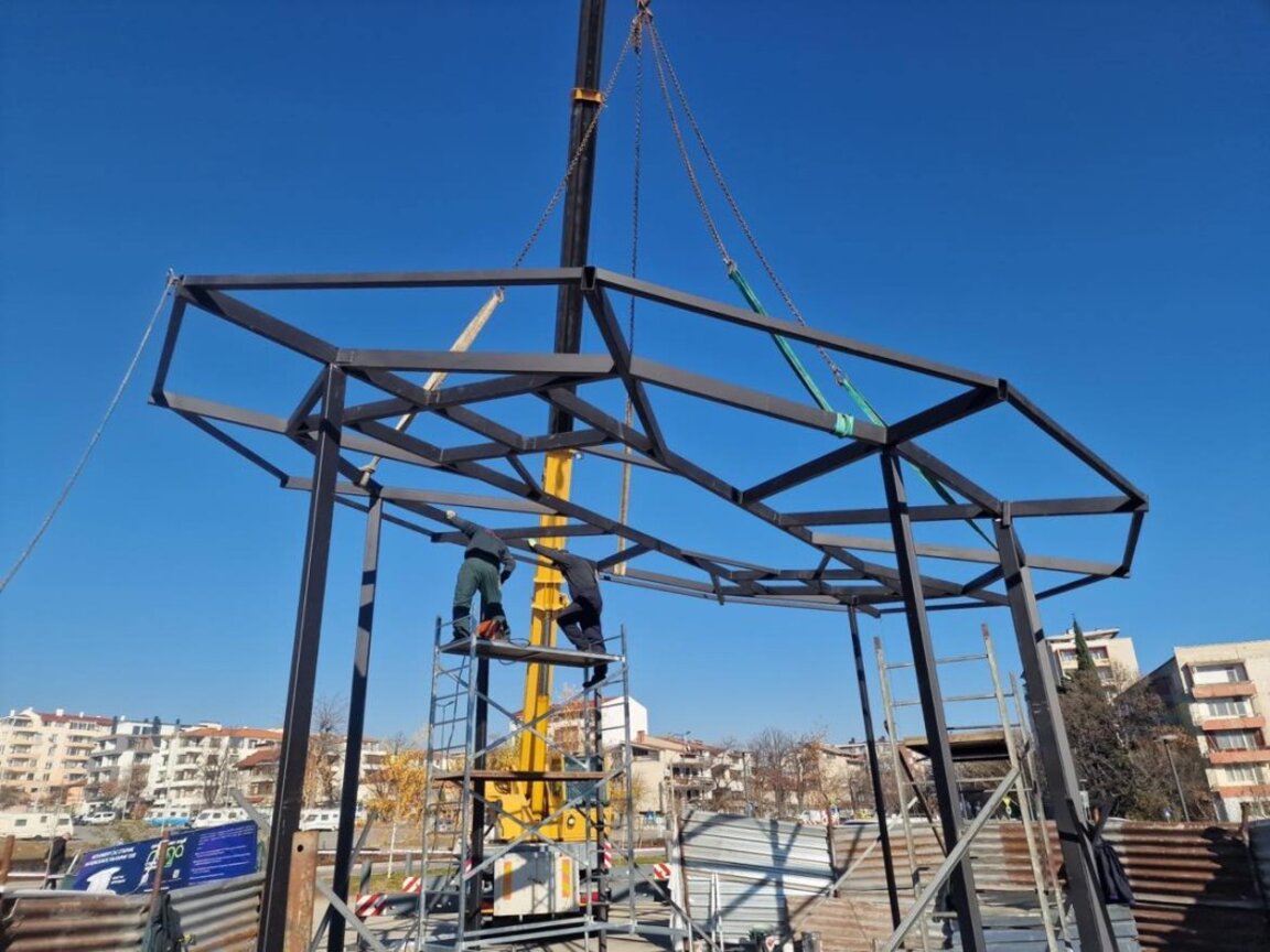 Близнак на българския спътник в Космоса ще можем да видим в Стара Загора