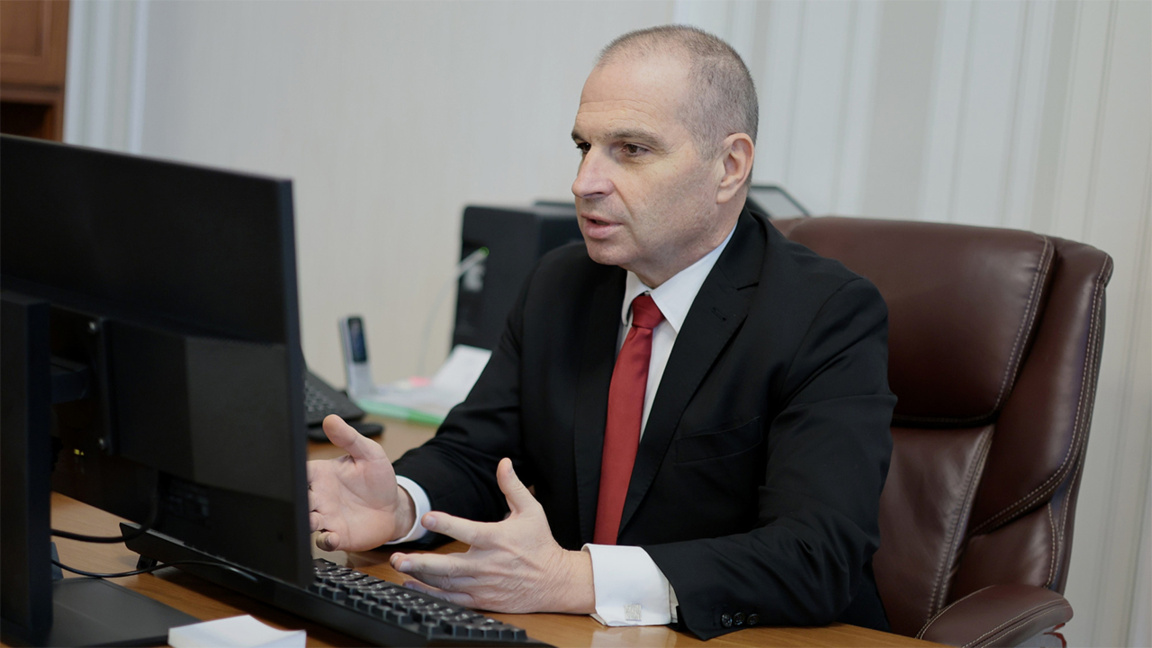 Гроздан Караджов