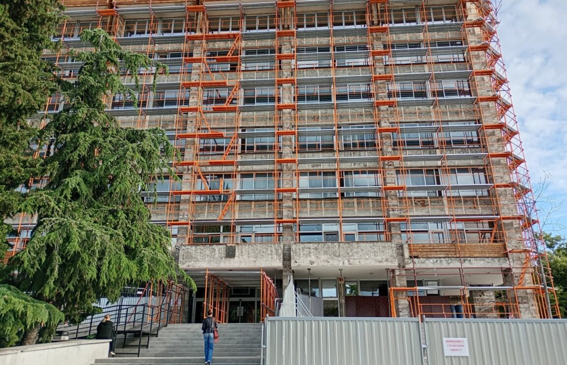 Временно пребазират отдели и звена от администрацията на Стара Загора