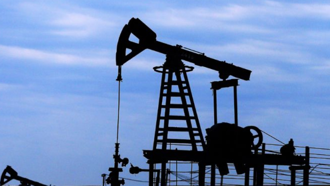 Петролът парира част от новото поскъпване, газът в Европа поевтиня слабо