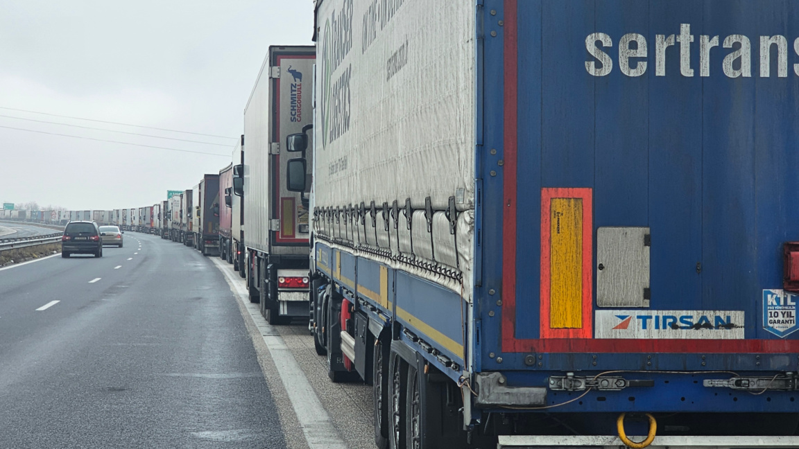 Starker LKW-Verkehr an den Grenzübergängen zur Türkei