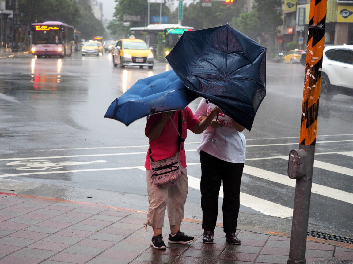Нов супертайфун приближава Филипините