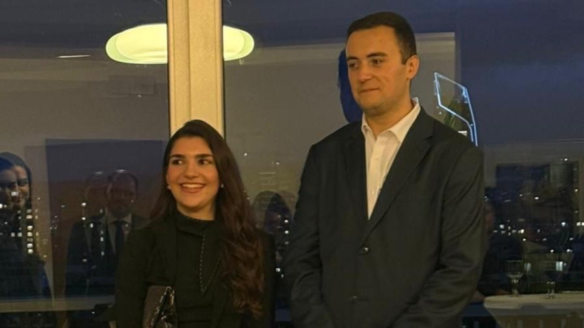 Δύο νεαροί Βούλγαροι αναχωρούν για τη Μπ...