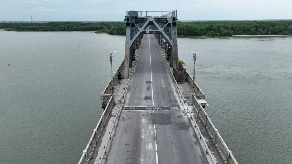 Временно спират движението на леки и тежкотоварни автомобили по Дунав мост