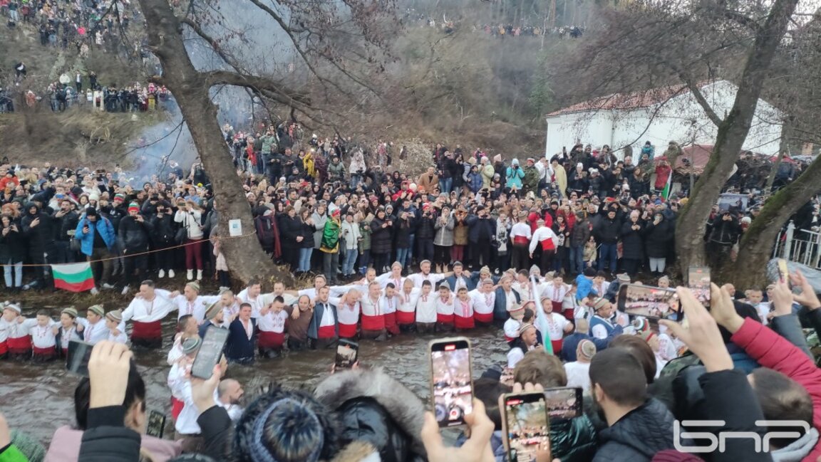 În Kalofer s-a dansat hora tradițională a bărbaților