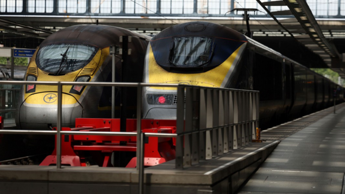 "Юростар" възстановява услугите си, но предупреждава за закъснения на влаковете