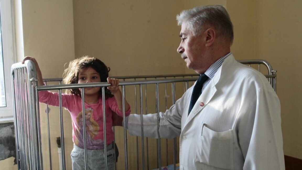 Une autorisation gouvernementale à la création d'un hôpital pédiatrique privé provoque une levée de boucliers