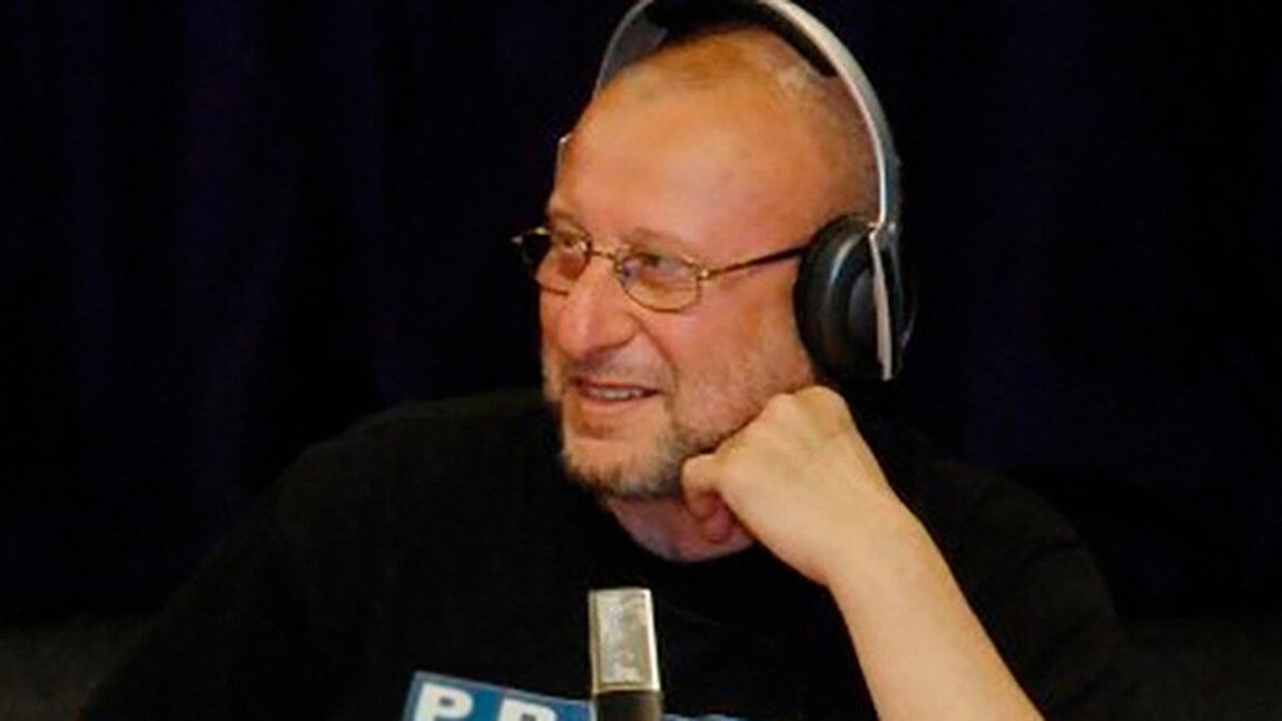 Кин Стоянов: Единственият достоен участник в скандала с Роман на годината е Елена Алексиева