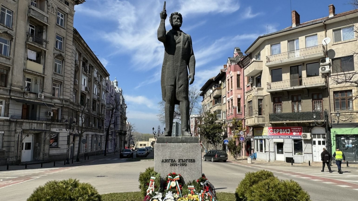 Паметникът на Ангел Кънчев в Русе