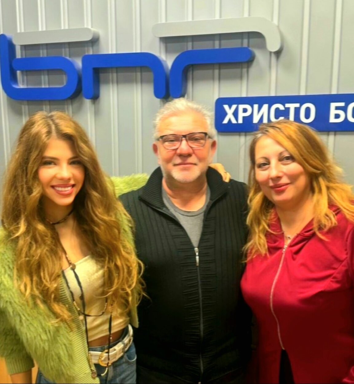 Анастасия и Румен Левордашки и Мария Мира Христова (от ляво надясно)