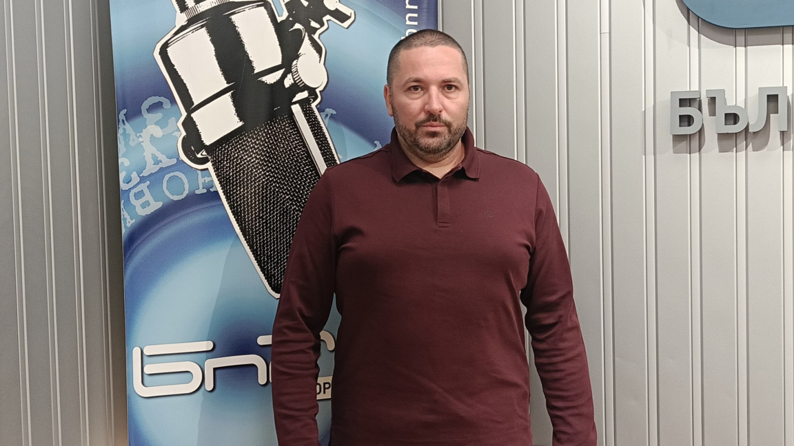 Николай Попов