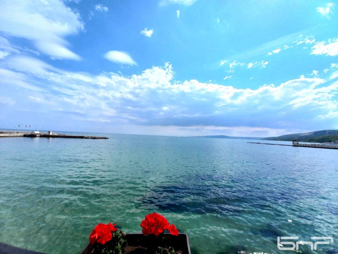 Το καλοκαίρι είναι εδώ, καλή εβδομάδα