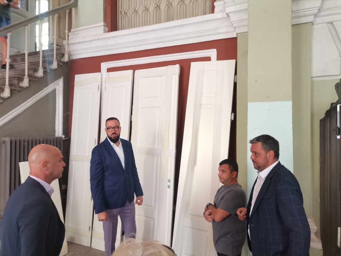 Няма срок за ремонта на Хуманитарната гимназия