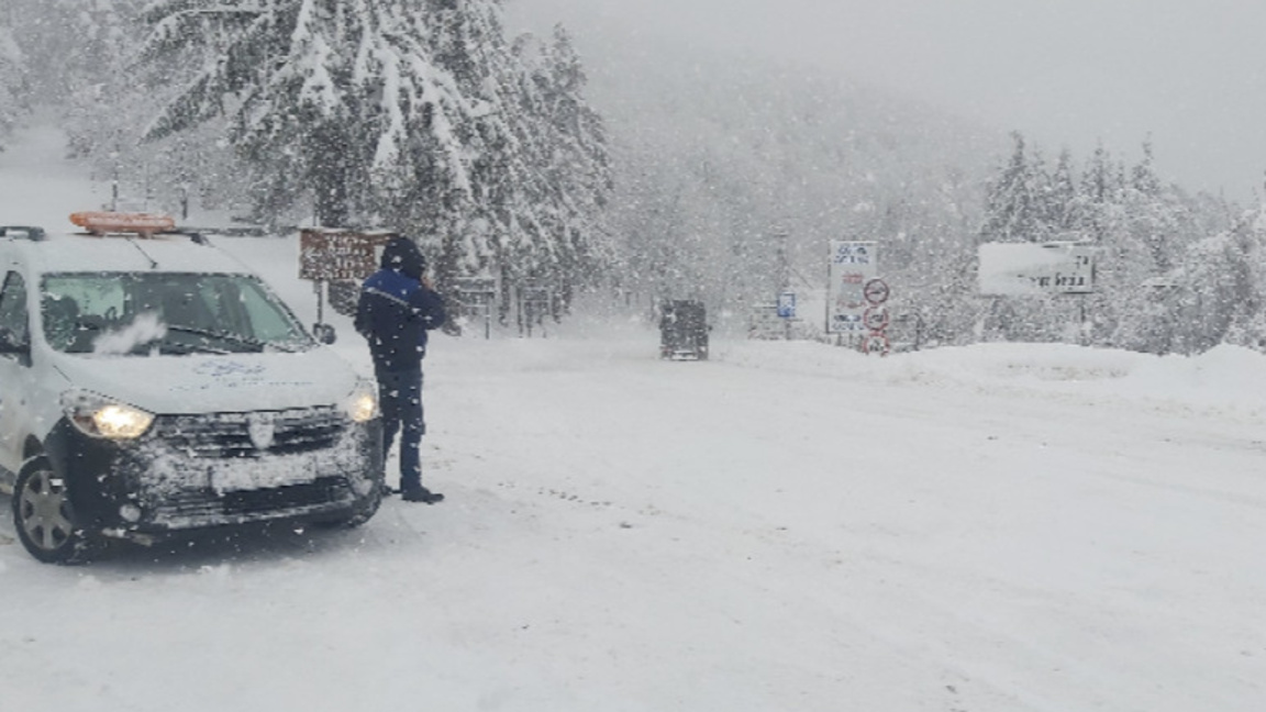 Снеговалежът по високите части на Старозагорска област продължава