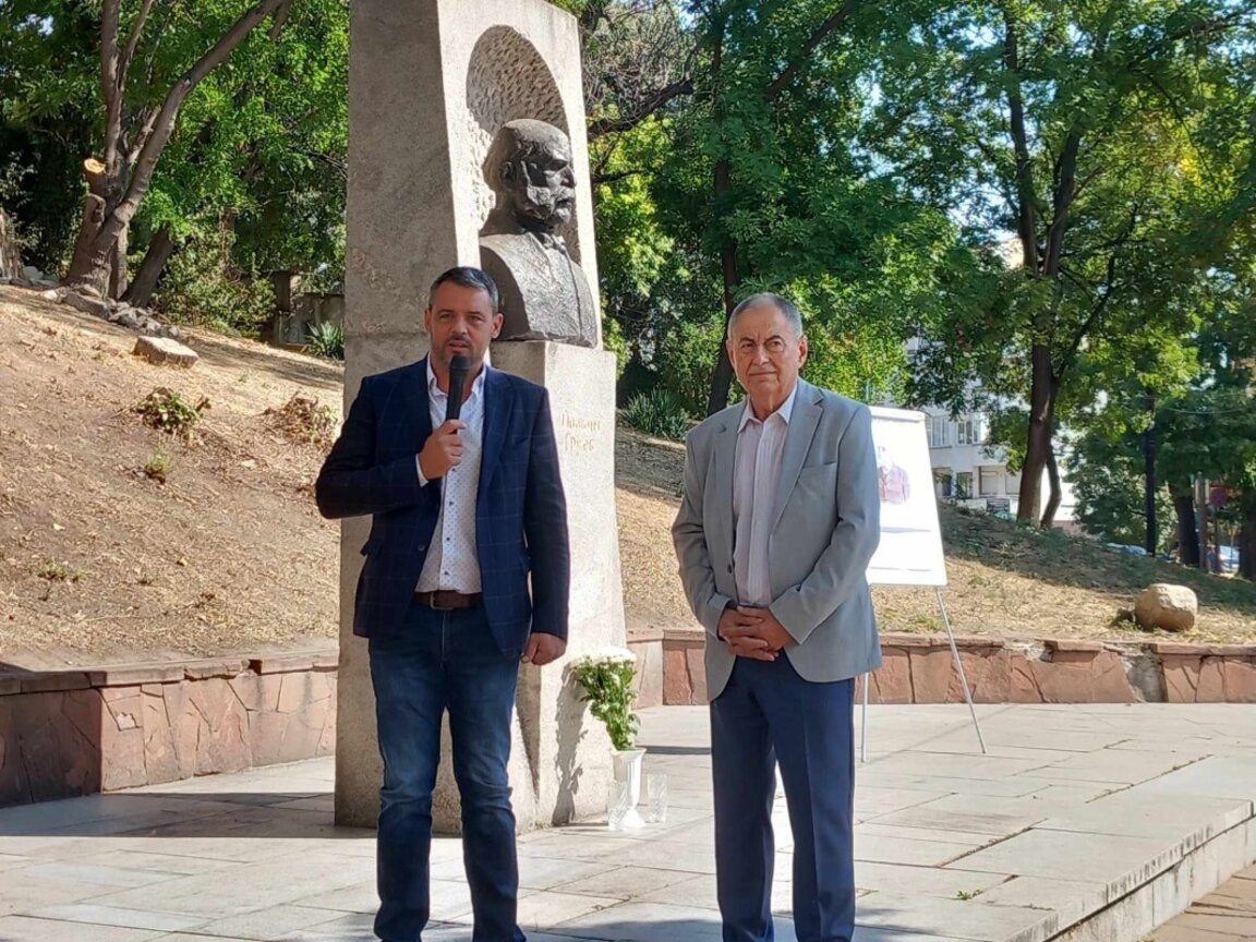 Откриват площад Йоаким Груев в Пловдив