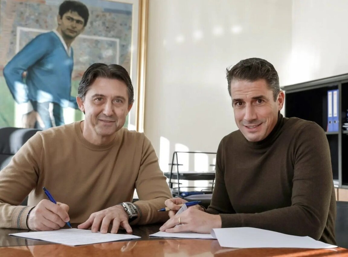 Julio Velazquez (right) is the new head coach of Levski