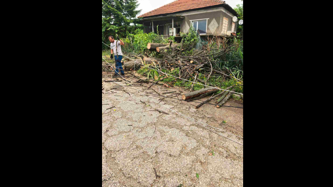 Буря нанесе големи щети в село Капитановци