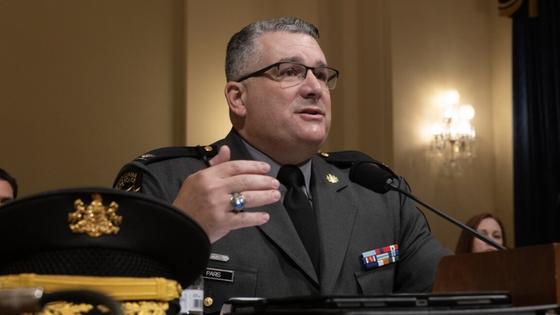 Полковник Кристофър Перис