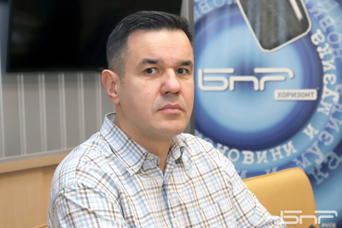 Никола Стоянов