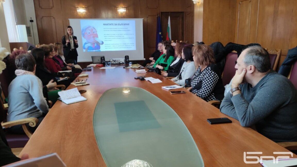 Деца се учат да разпознават симптомите на инсулт, за да бъдат полезни на своите близки