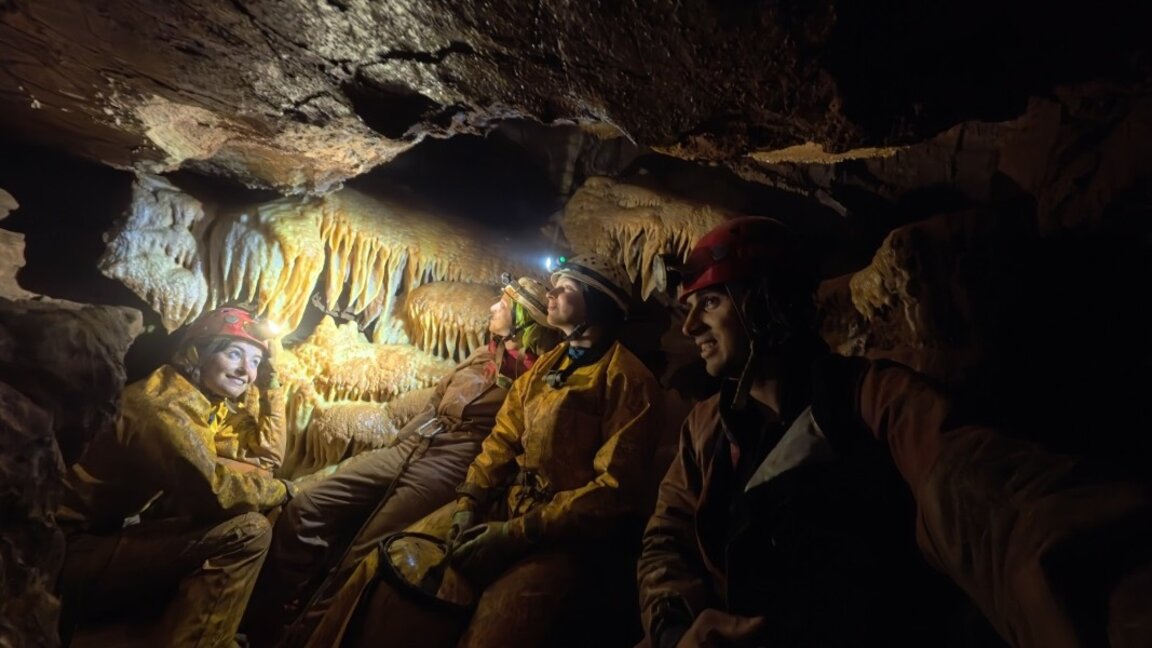 В Колкина дупка