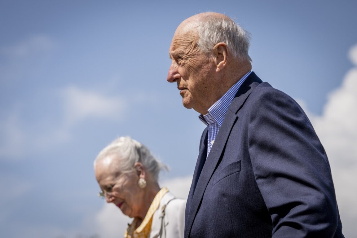 Крал Харалд V и далечната му братовчедка от Дания Маргрете, юни 2023 г.