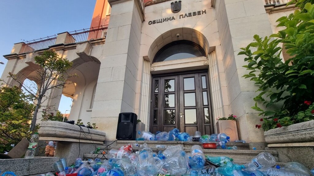 Безводието в Плевен тормози всички, търпението се изчерпва