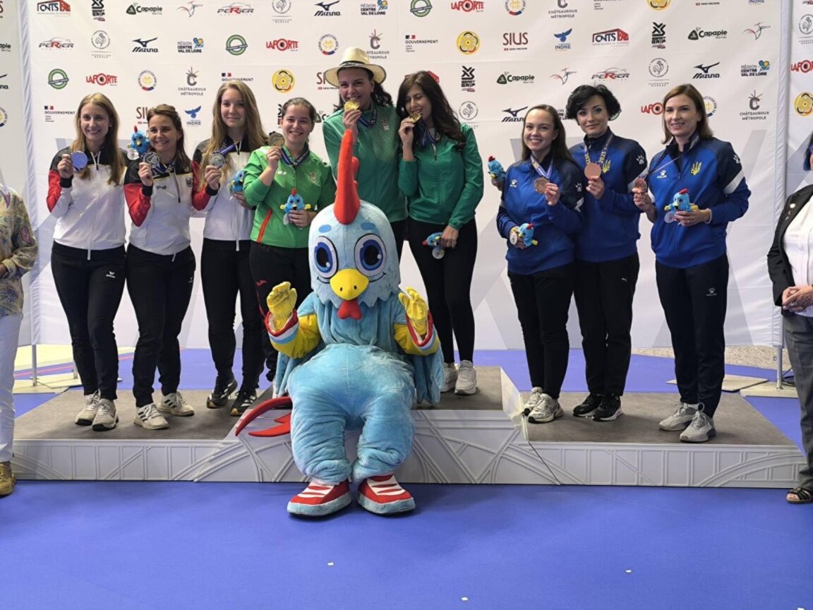 Bulgaria câștigă medalii de aur la proba feminină de pistol 