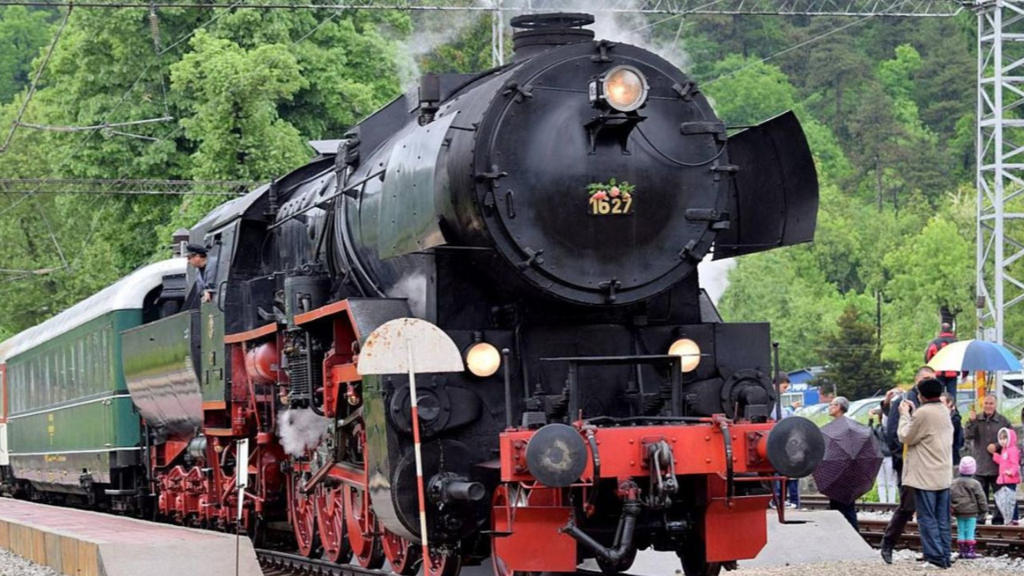Le Père Noël et Blanche-Neige embarquent dans les trains festifs