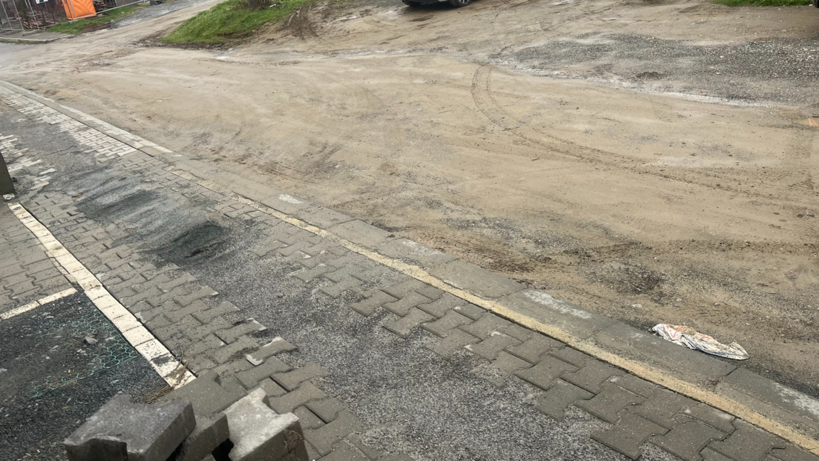 Жители на старозагорския кв. "Железник" се оплакват от разбити улици