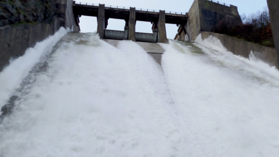 Язовир "Стамболийски" прелива, няма опасност за населението