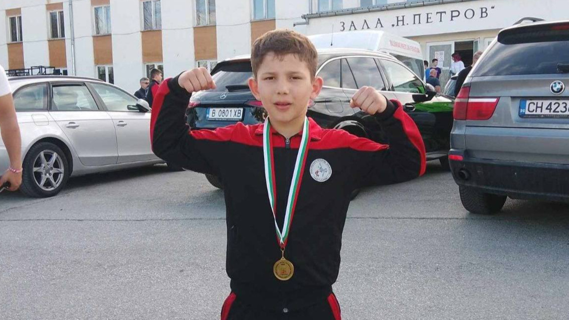 Валери Чулов е сред младите надежди на клуб по борба "Еньо Тодоров"