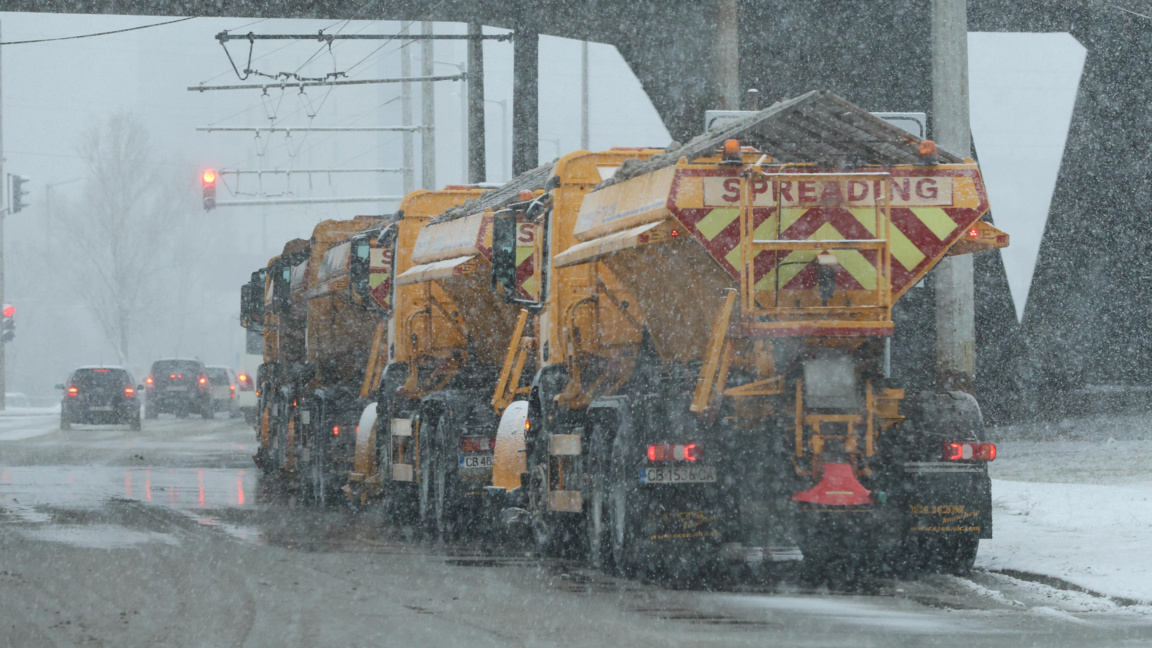 В Пътно поддържане в Кюстендил готови да опесъчават пътищата към границите