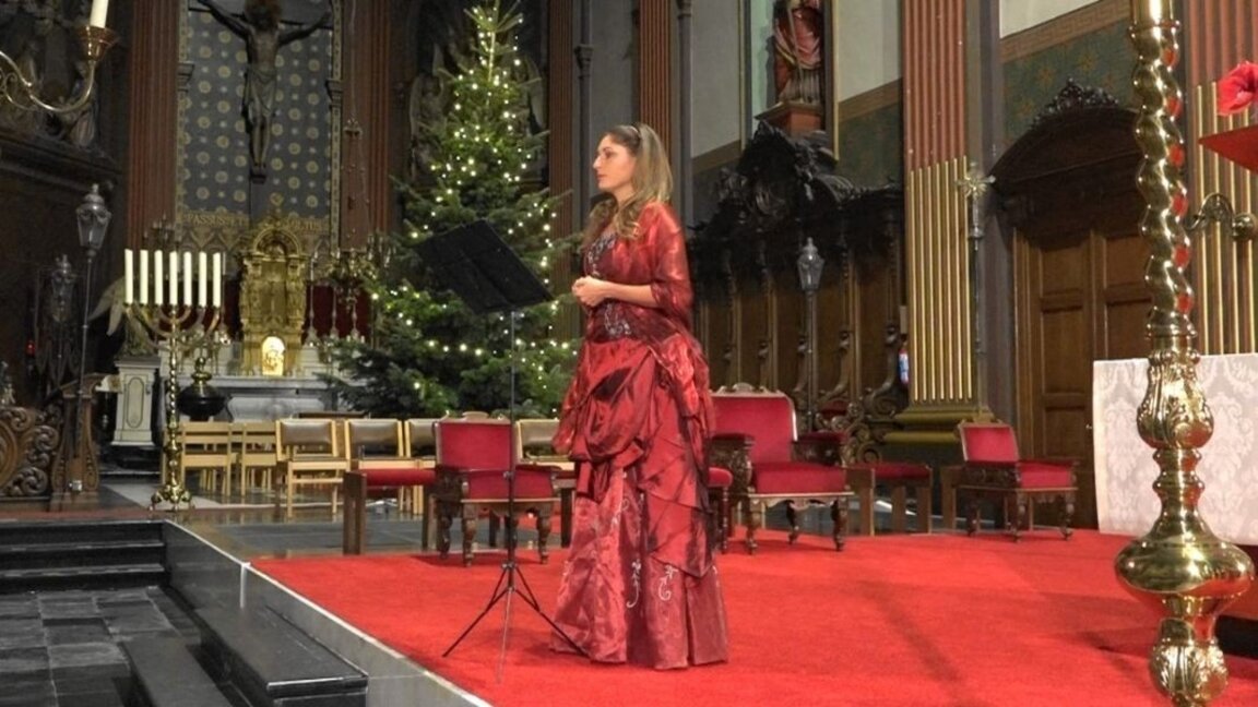 Сопрано Анета Тодорова и инициативы Объединения культуры и искусства "Орфей" в Брюсселе