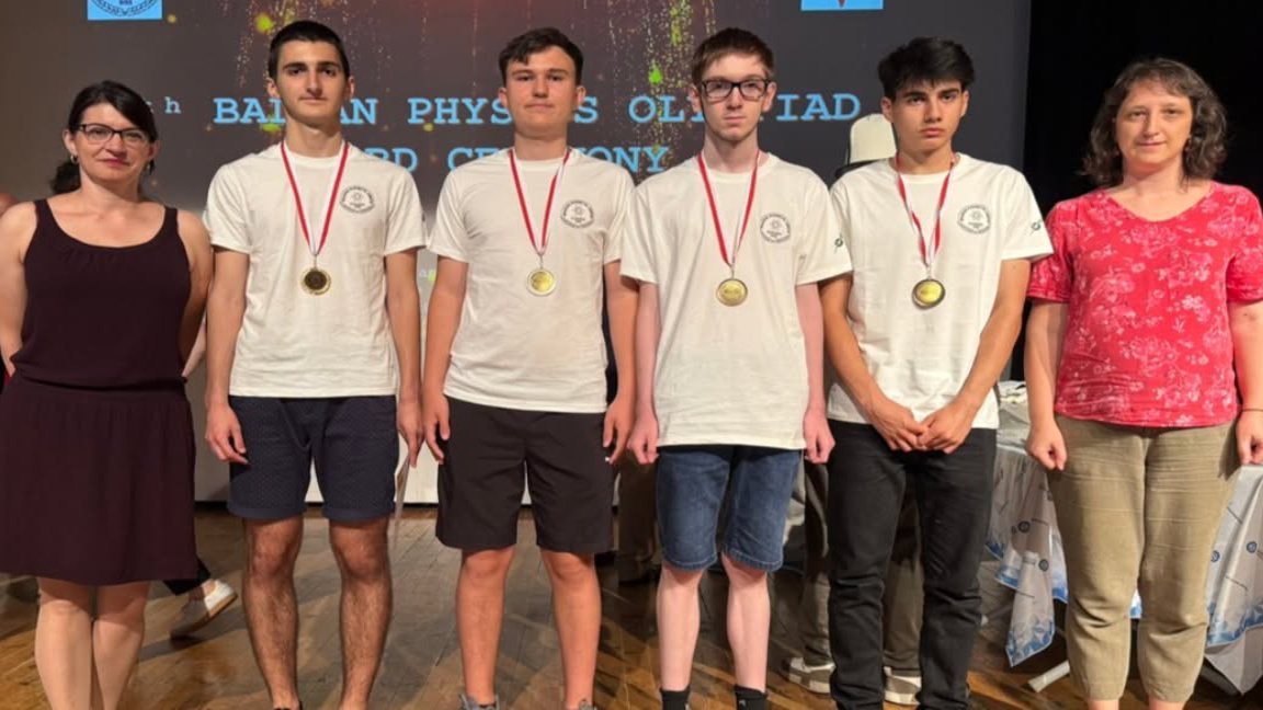 Cuatro medallas para alumnos búlgaros en la Olimpiada Balcánica de Física 
