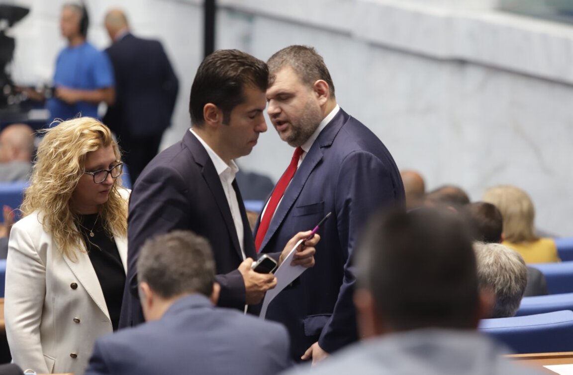 Кирил Петков: Няма да има преговори без подкрепа на санитарния кордон около Пеевски