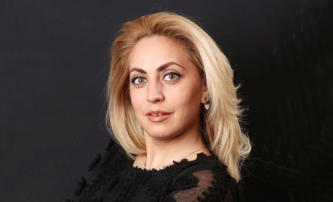 Станислава Момекова