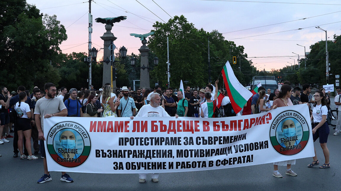 Младите лекари готови да продължат протестите за достойно заплащане