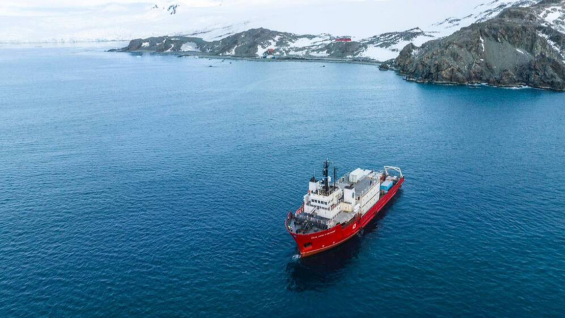 Anija “Shën Kirili dhe Metodi” arriti brigjet e ishullit Livingston