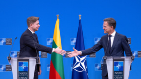 Рюте: Хибридната кампания на Русия не преустановява подкрепата за Украйна