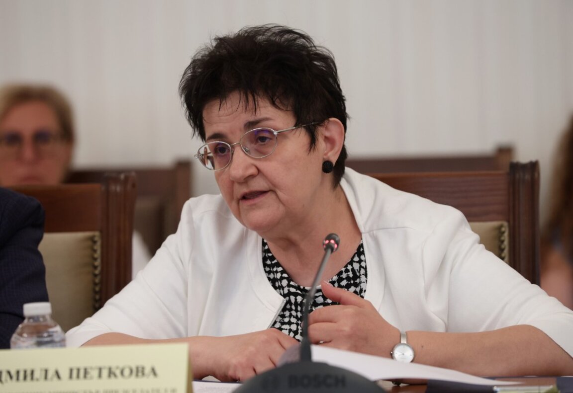 Людмила Петкова
