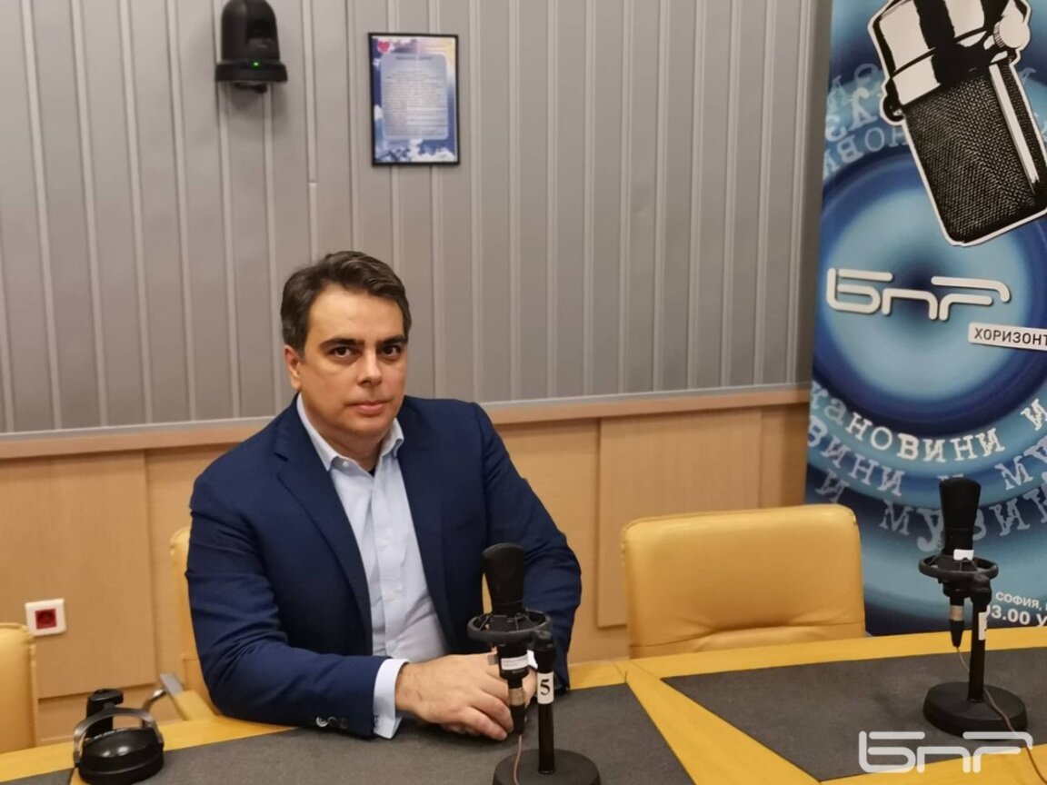 Асен Василев: Т.нар. показания са опит за отвличане на вниманието от истинския въпрос в държавата - фалшифицираните избори