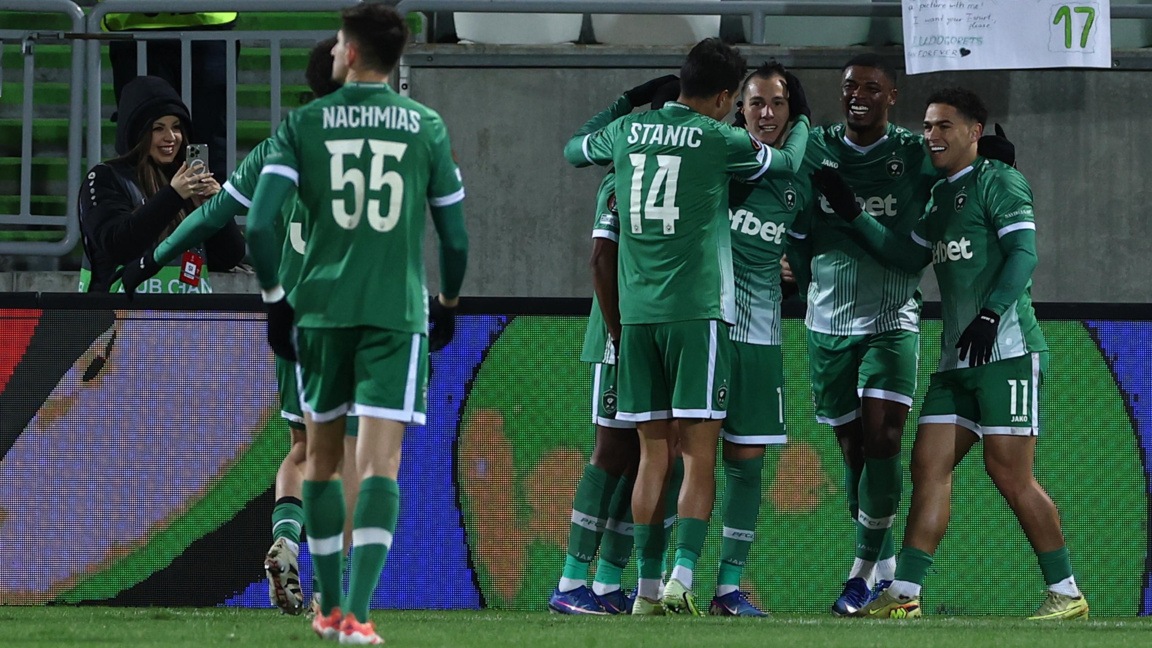 Лудогорец разгроми ЦСКА и остава в битката за титлата