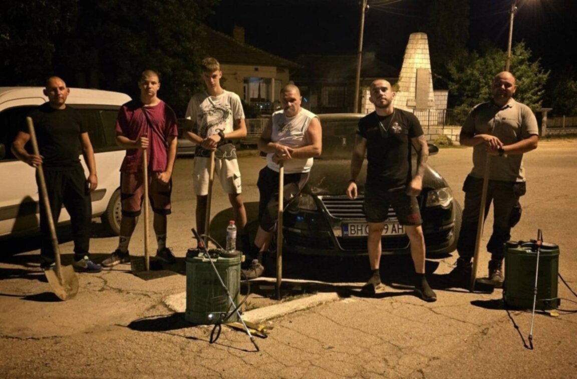 Доброволци с активно участие в потушаване на пожара около село Каленик